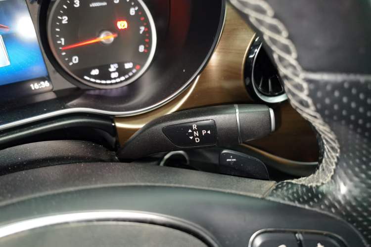 Used Mercedes-Benz V-Class 2020 V 260 L Long-wheelbase Luxury Edition Gear Lever