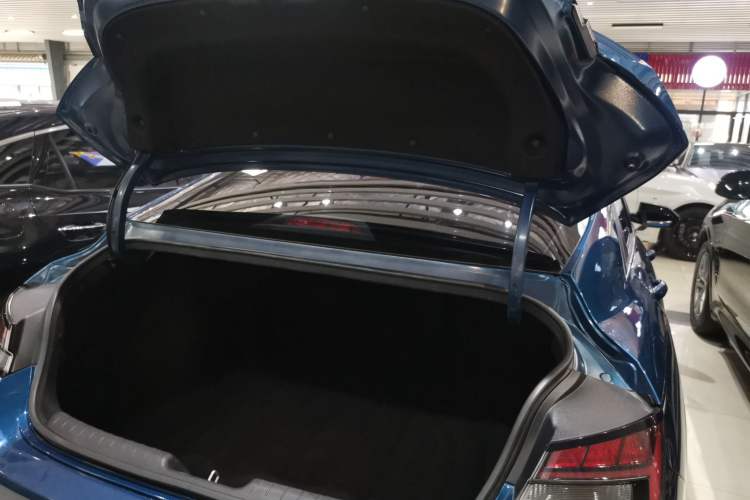 Used Hyundai Elantra 2021 1.5L CVT LUX Prestige Edition
