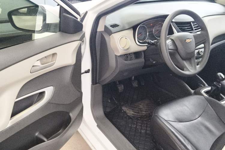 Used Chevrolet Sail 2015 Sail 3 1.5L Manual with Ideal Sunroof Edition