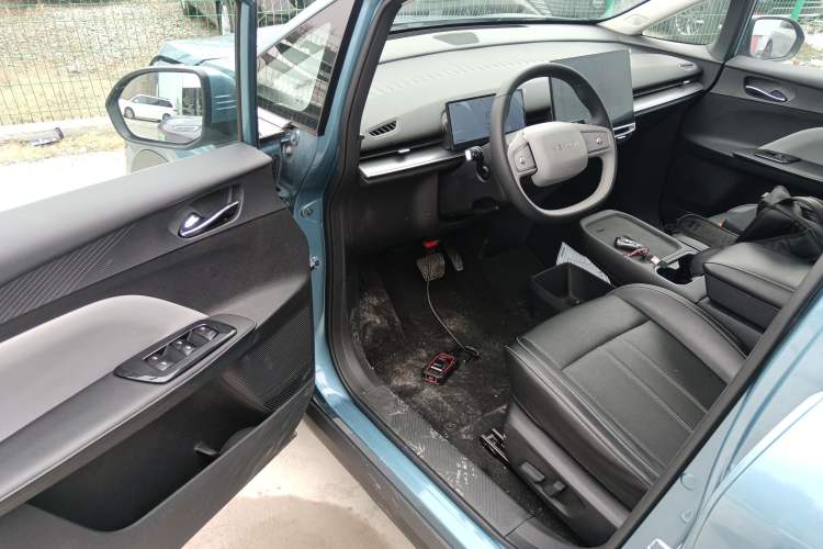 Used Venucia VX6 2025 Large Flat-Layout 520 Pro
