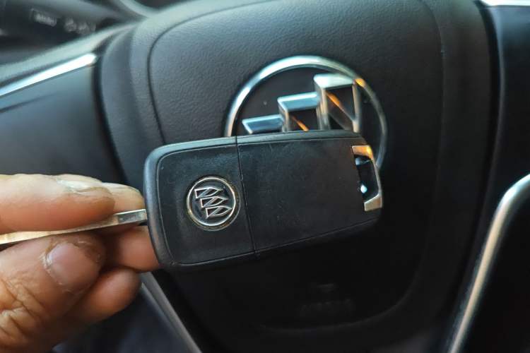 Used Buick Regal 2015 1.6T Leading Technology Model Vehicle Key