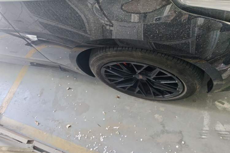 Used Cadillac CT5 2023 28T Luxury Edition (Standard Version) Right Front Wheel Hub