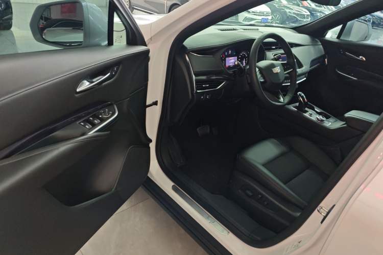 Used Cadillac XT4 2021 28T Two-Wheel Drive Tech Edition