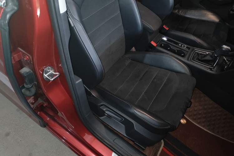 Used Volkswagen Golf 2018 230TSI Automatic Luxury Version
