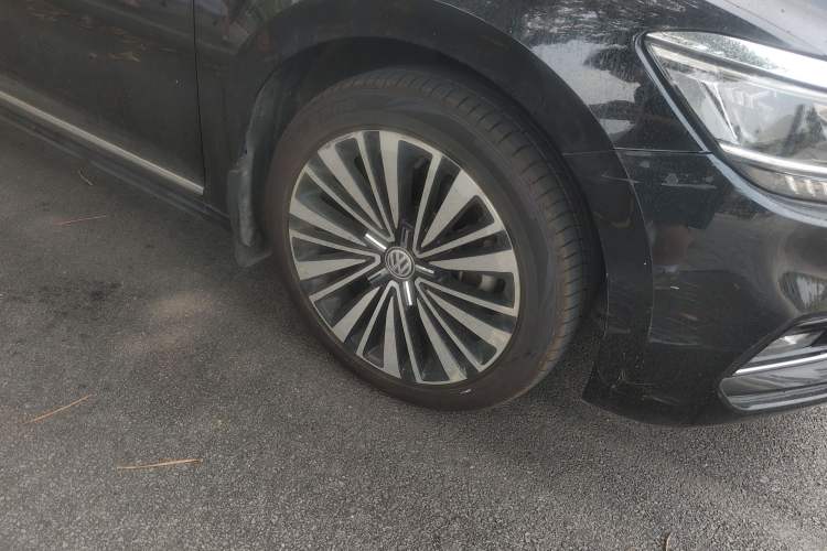 Used Volkswagen Passat 2019 380TSI Prestige Edition China VI Standard Right Front Wheel Hub