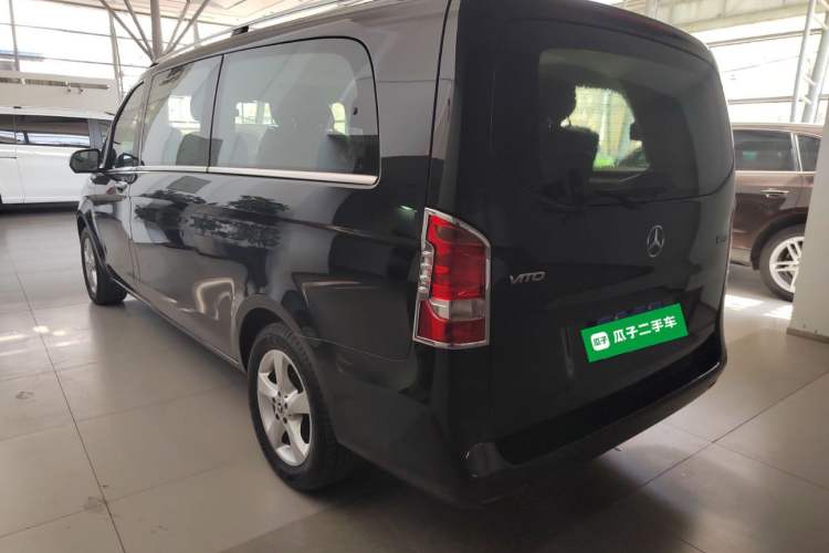Used Mercedes-Benz Vito 2018 2.0T Elite Version 7 Seats China VI Emission Standard
