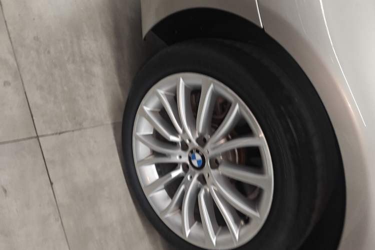 Used BMW 5 Series 2014 525Li Luxury Design Package
