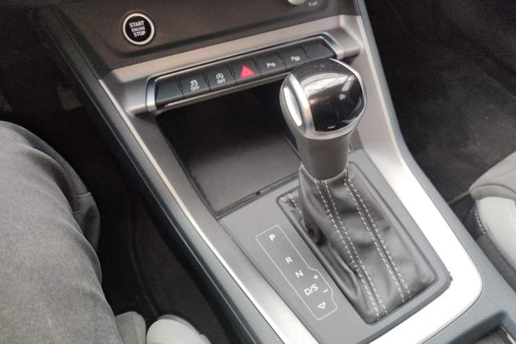 Used Audi Q3 2023 35 TFSI Fashion Dynamic Model (1.5T) Gear Lever