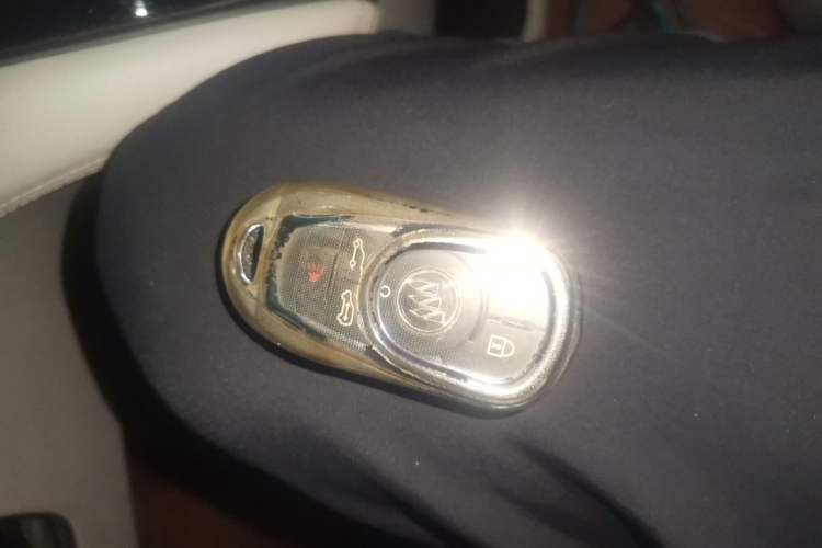 Used Buick GL8 2017 28T Avenir Avia National Emission Standard V