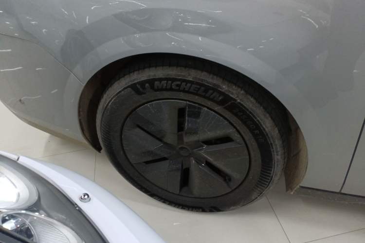 Used Li Auto MEGA 2024 Ultra Model
