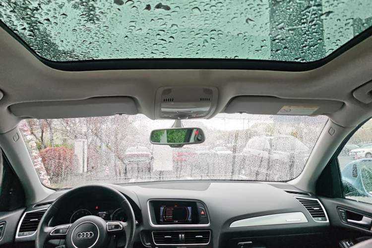 Used Audi Q5 2017 Plus 40 TFSI Technology Model Headliner