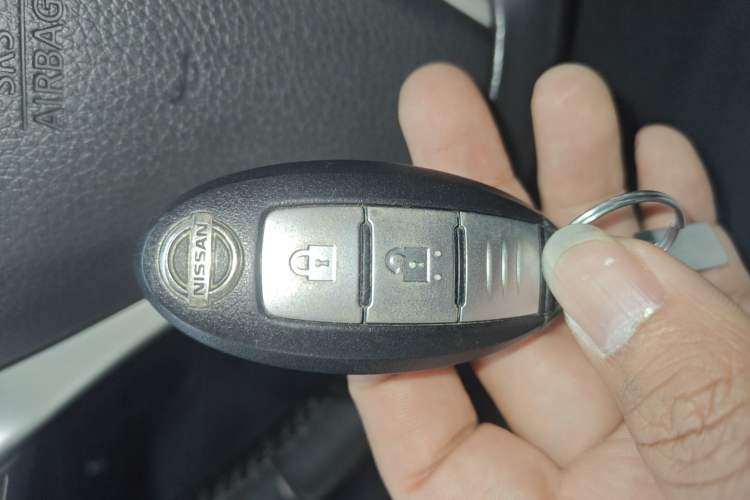 Used Nissan X-Trail 2015 2.0L CVT Comfort MAX Edition 2WD
