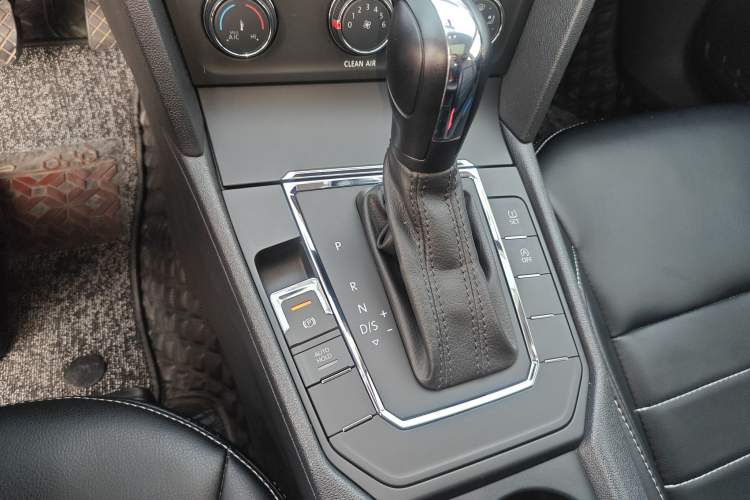 Used Volkswagen Lamando 2019 230TSI DSG Vision Edition China VI Standard
