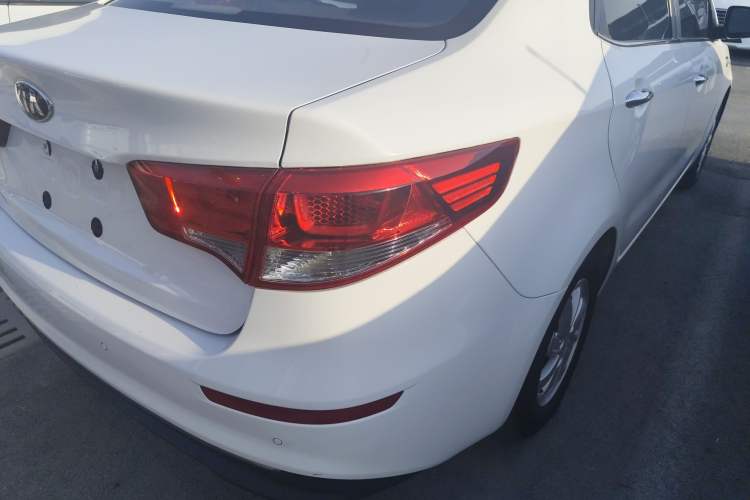 Used Kia K2 2015 Sedan 1.4L MT GLS