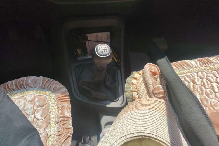 Used Wuling Hongguang V 2022 1.5L Jingqu Version Hydraulic Power Steering LAR
