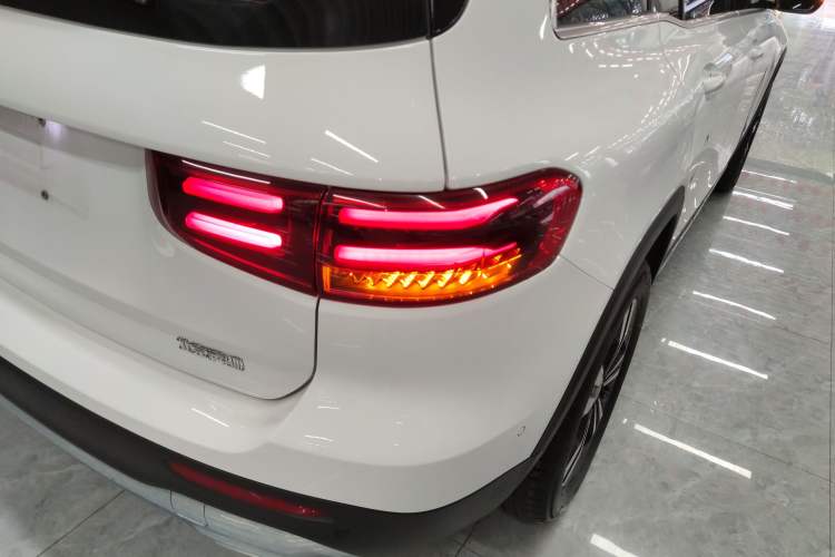 Used Mercedes-Benz GLB 2024 GLB 200 Dynamic Edition Exterior 3