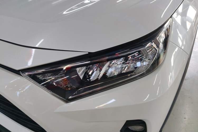 Used Toyota RAV4 2020 2.0L CVT 4x4 Trend Edition Left Front Headlight