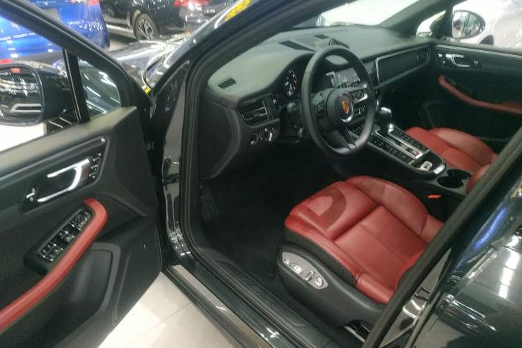 Used Porsche Macan 2024 Macan 2.0T