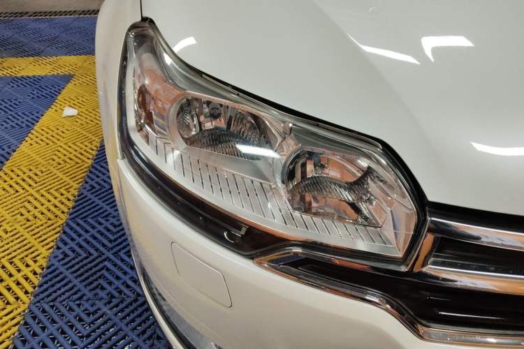 Used Citroen C5 2014 2.0L Automatic Luxury Edition Right Front Headlight