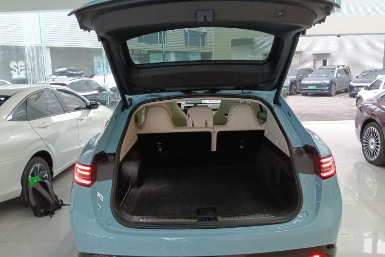 Used Hima Luxeed R7 2025 Range-Extended Version 251 km Max Trunk