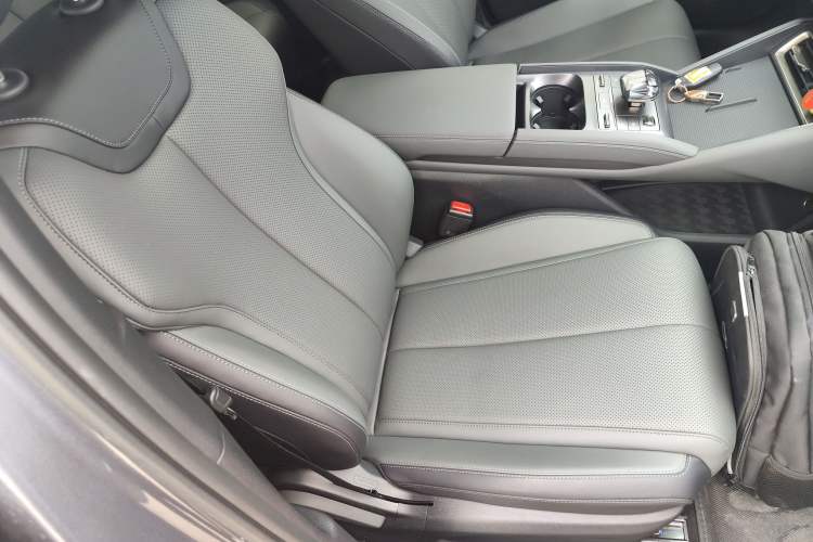 Used BYD Qin L 2025 DM-i Smart Drive 80KM Superior Model
