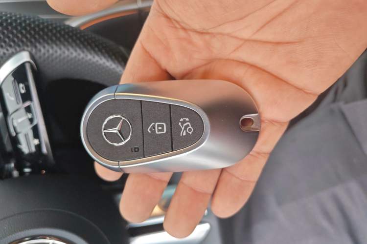 Used Mercedes-Benz C-Class 2022 C 260 L Sport Edition Vehicle Key