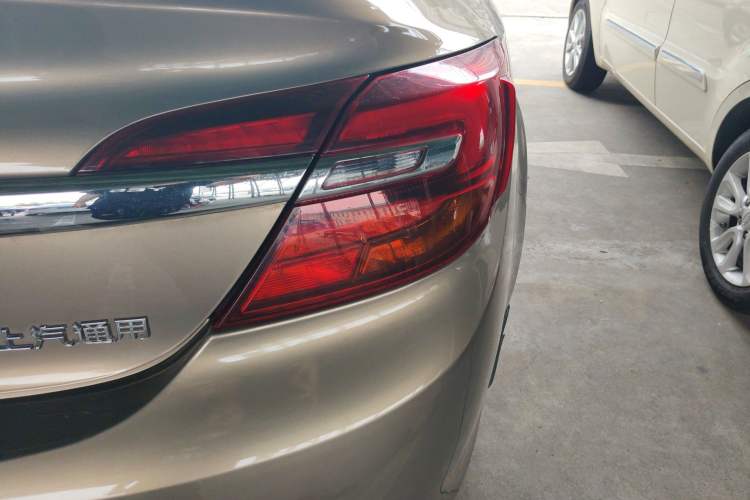 Used Buick Regal 2015 1.6T Elite Tech Model Right Rear Taillight