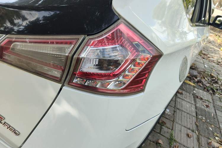 Used Luxgen U6 SUV 2014 1.8T Fashion Edition Right Rear Taillight