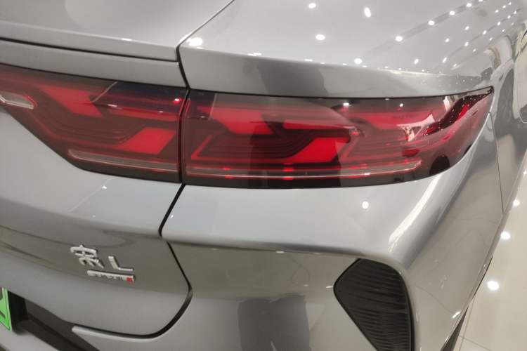 Used BYD Song L EV 2025 Intelligent Driving Version 662 km LiDAR Excellence Edition Exterior 3