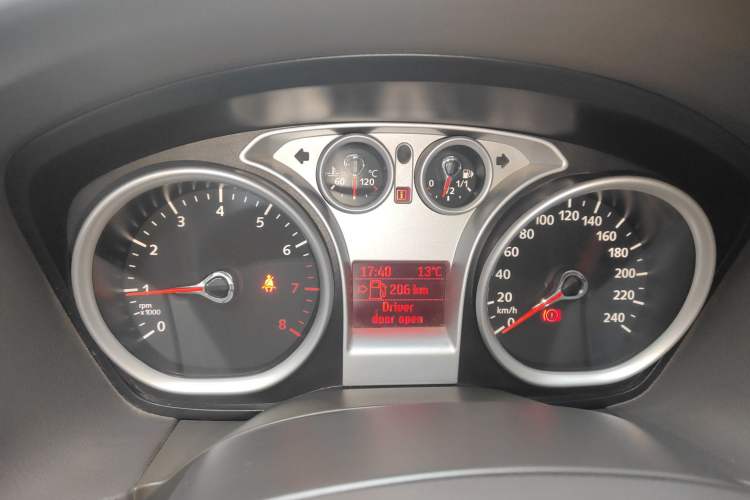 Used Ford Focus 2011 Sedan 1.8L Manual Classic Model
