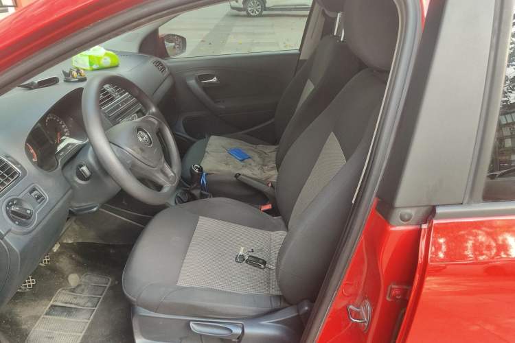 Used Volkswagen Polo 2016 1.4L Manual Fashion Model Left Front Seat