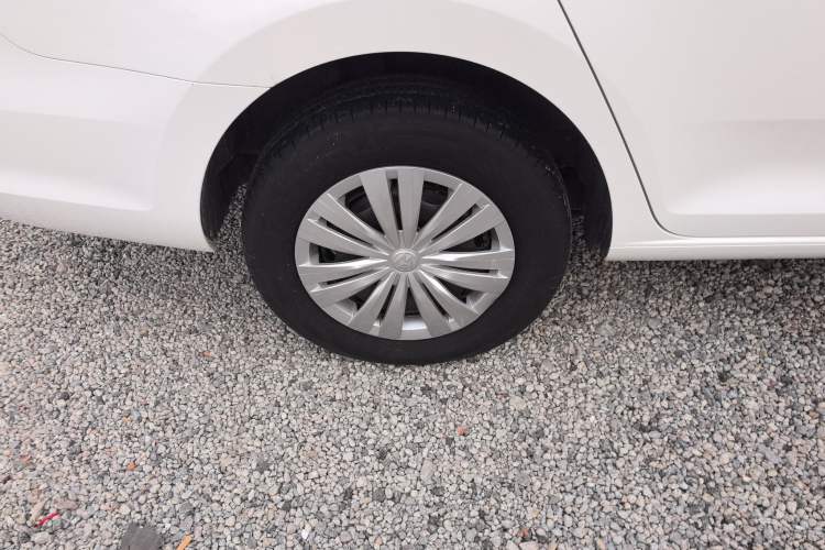 Used Volkswagen Santana 2021 1.5L Manual Fashion Edition Right Rear Wheel Hub