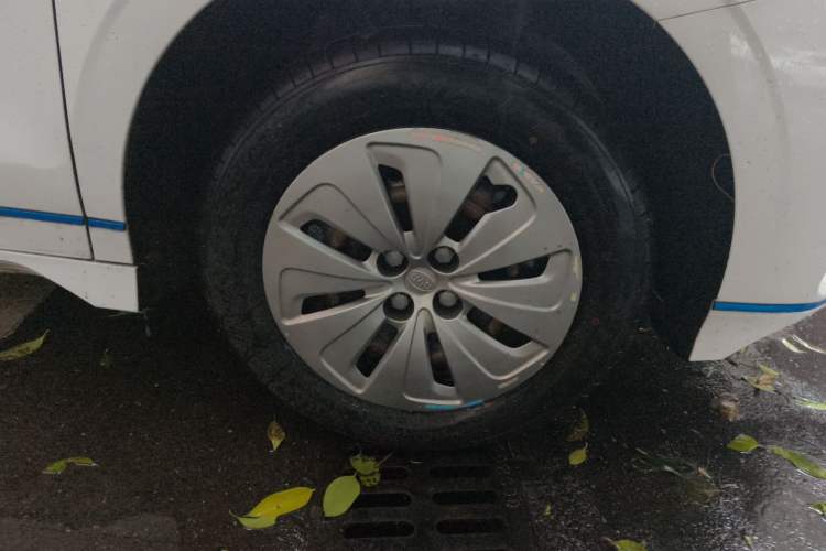 Used BYD e2 2021 Comfort Model Right Front Wheel Hub