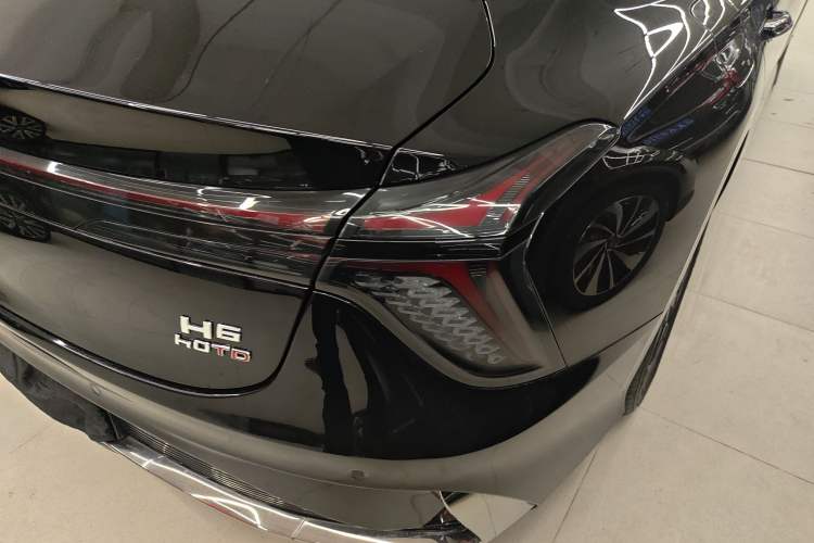 Used Hongqi H6 2023 2.0T ZhiMei Edition Right Rear Taillight