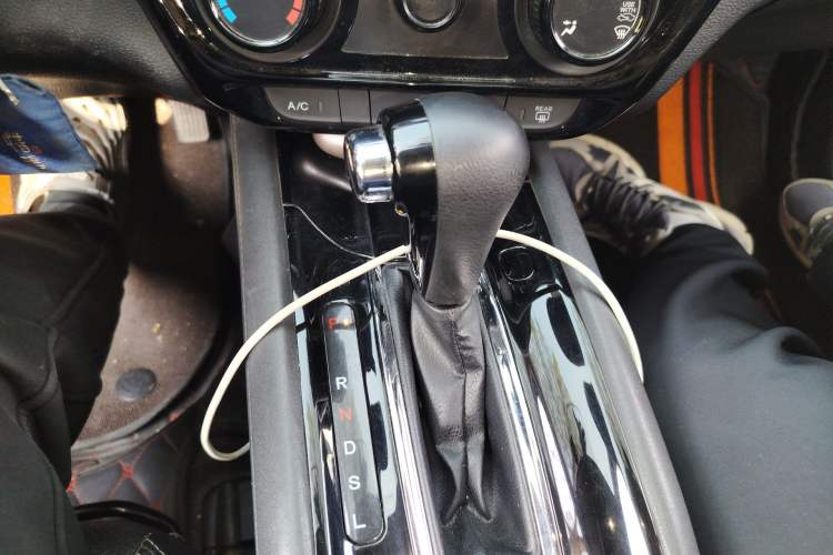 Used Honda Vezel 2017 1.5L CVT 2WD Comfort Model Gear Lever