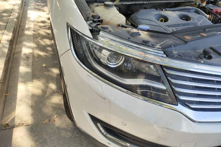 Used Lincoln MKX 2015 2.0T Two-Wheel Drive Deluxe Edition