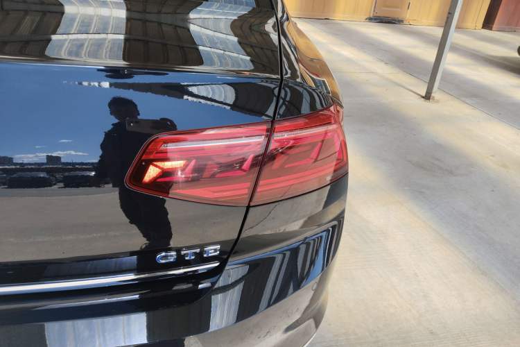 Used Volkswagen Magotan GTE Plug-in Hybrid 2020 GTE Luxury Model Right Rear Taillight