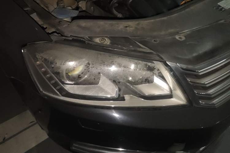 Used Volkswagen Magotan 2012 3.0 FSI Flagship Edition Right Front Headlight