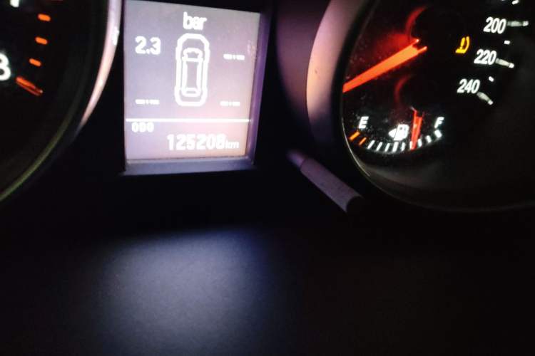 Used Haval H6 2016 Upgraded Model 1.5T Manual Two-Wheel Drive Elite Version
