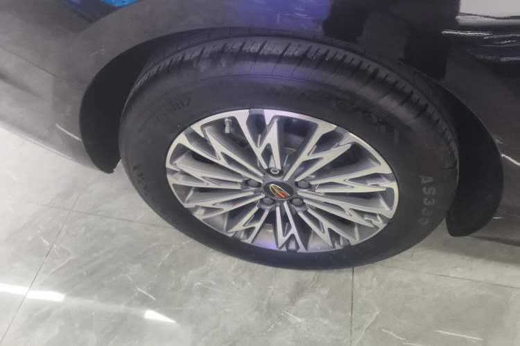 Used Hongqi H5 2023 1.5T DCT Smart Connect Flagship Edition Right Rear Wheel Hub