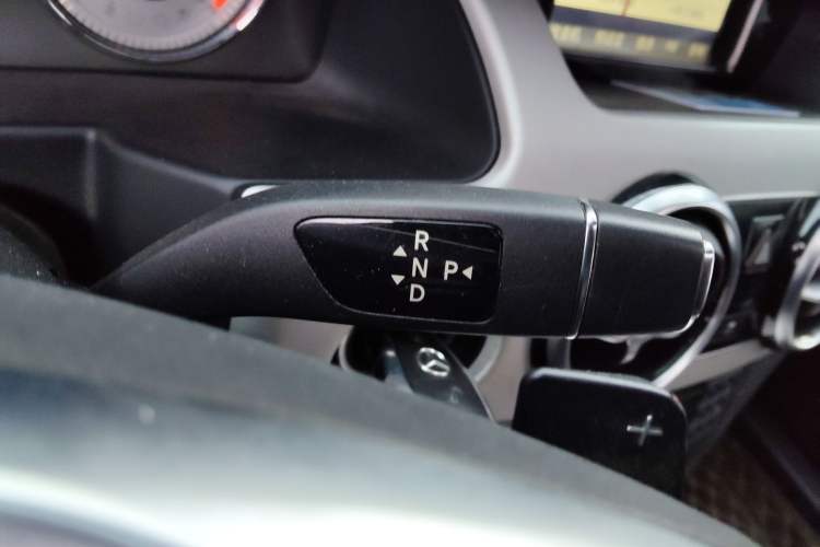 Used Mercedes-Benz GLK-Class 2015 GLK 260 4MATIC Dynamic Edition Ultimate Version
