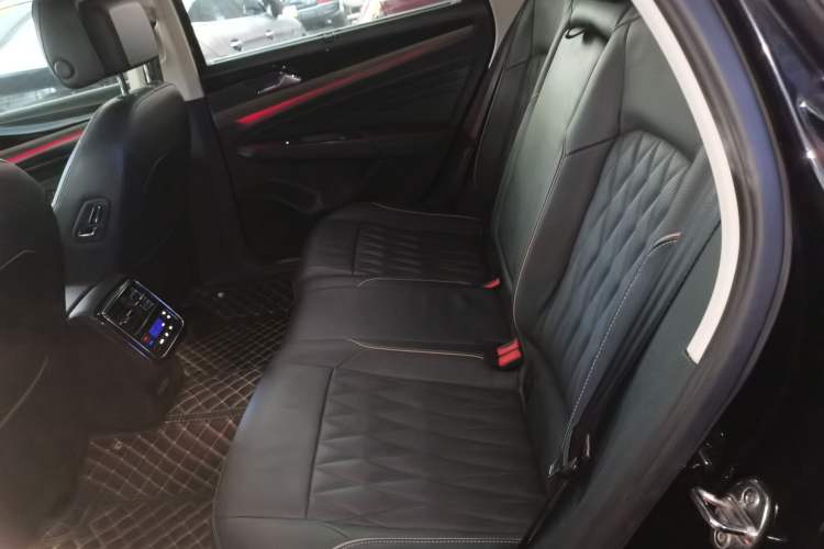 Used Volkswagen Passat 2019 330TSI Luxury Edition China VI Standard