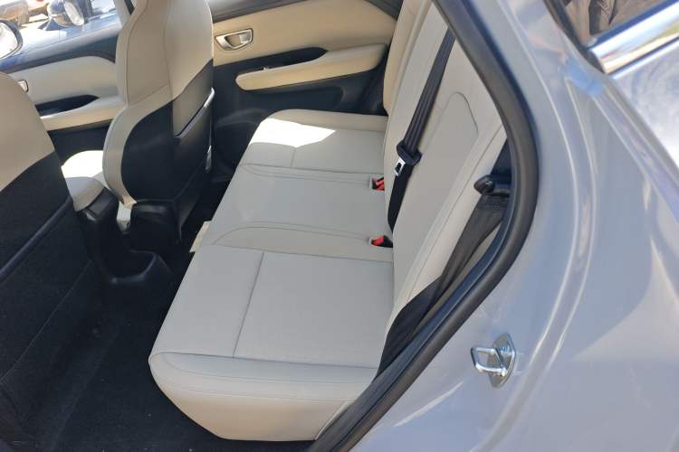 Used Wuling Bingo PLUS 2024 510 km Range 5-Seater Version Left Rear Seat