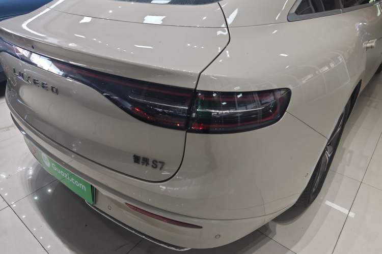 Used Hima Luxeed S7 2025 855 km Max