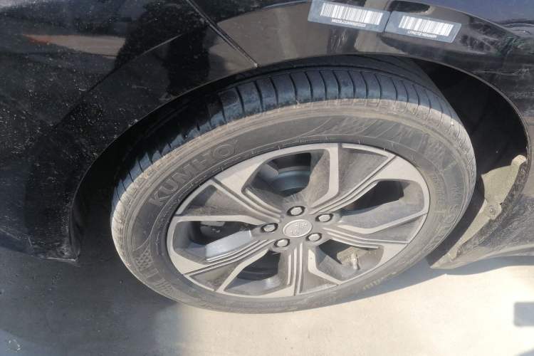 Used Hongqi E-QM5 2022 431 km Charge & Enjoy Edition
