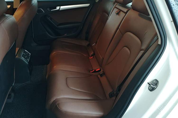 Used Audi A4L 2016 35 TFSI Collector's Edition Automatic Standard Model Left Rear Seat