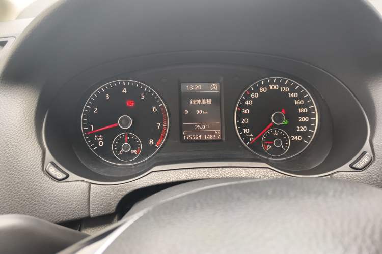 Used Volkswagen Sharan 2016 380TSI Luxury 7-Seater Odometer Close Up