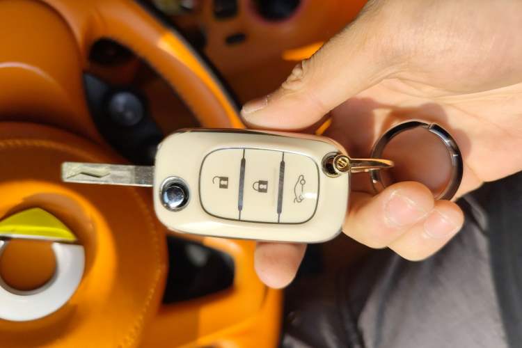 Used smart fortwo 2015 1.0L 52 kW hardtop Dynamic version