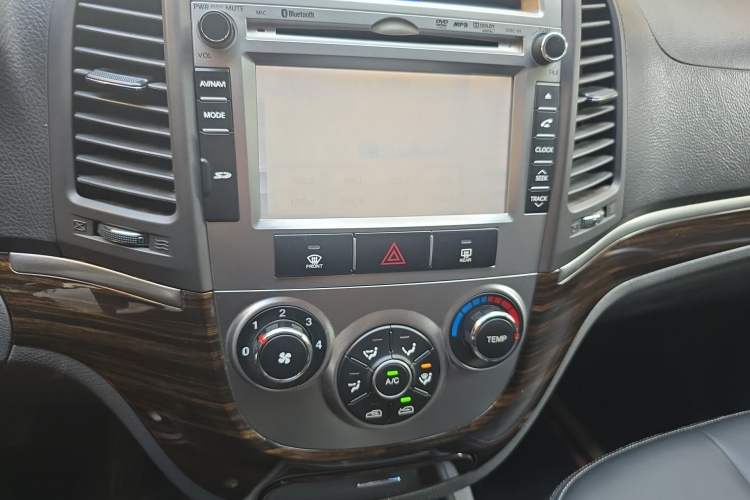 Used Hyundai Santa Fe Classic 2012 2.4 Comfort Edition 5-Seater Two-Wheel Drive