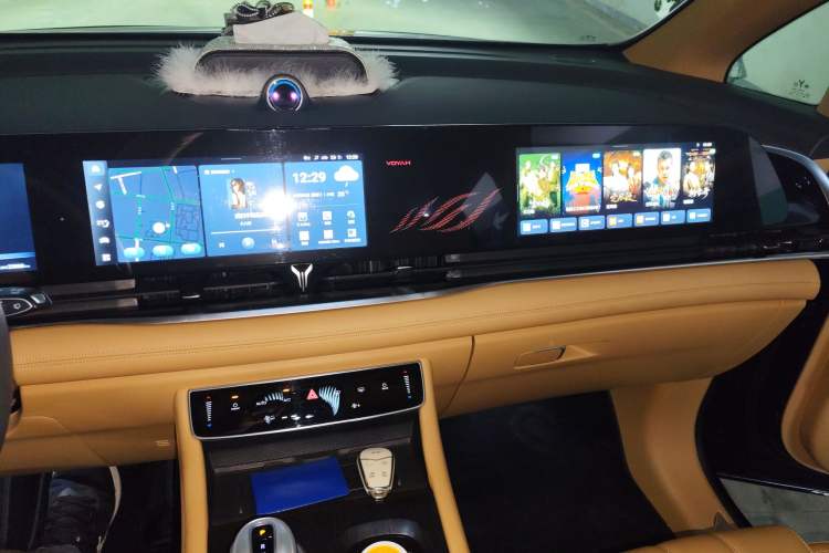 Used VOYAH Dream 2024 PHEV Extended-Range Premium Edition Audio And AC Panel